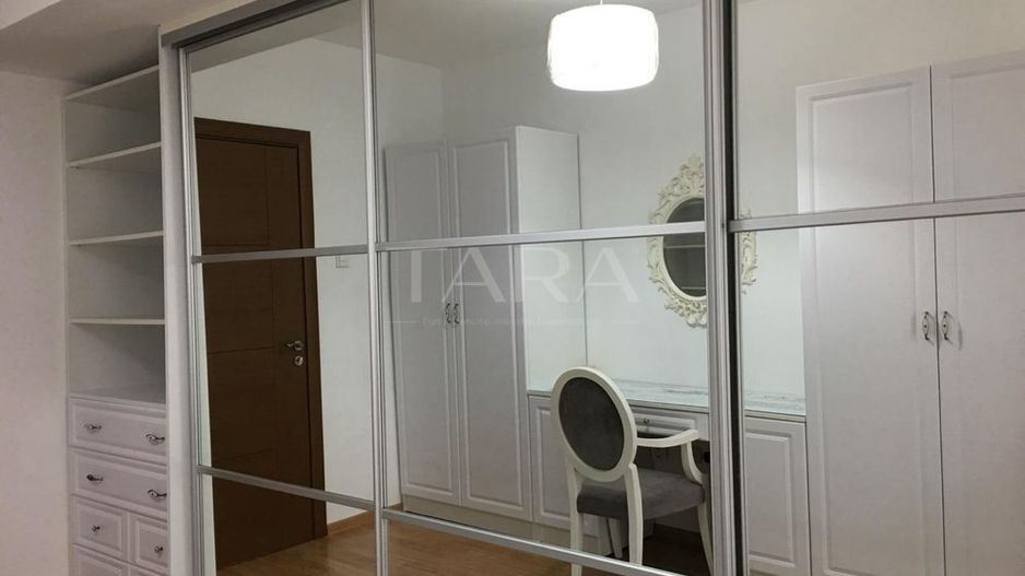 Apartament cu 4 camere, terasă de 97 mp, parcare inclusă. - Poză 3
