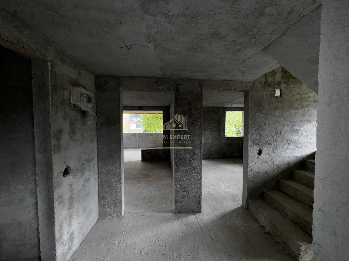 VILA 5 CAMERE, ZONA ULTRA CENTRALA, CAMPULUNG MUSCEL, TEREN 500 MP - Poză 24