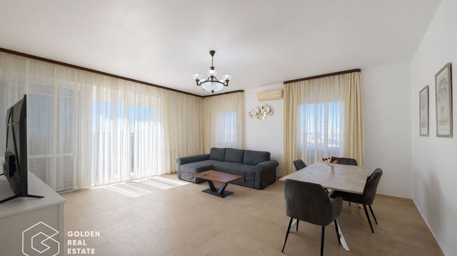 Penthouse Ared Uta, amenajat modern, vedere panoramica spre Stadionul Uta - Poză 1