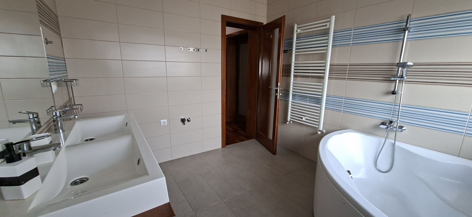Casa P+E cu 4 camere - Aradului/British SCHOOL - Poză 21