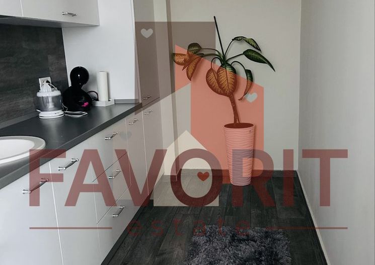 Etaj 1. Mobilat si utilat. Spatios. 2 locuri de parcare - Poză 4