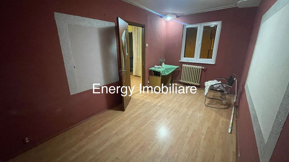 Apartament cu 3 camere,zona Dâmbul Pietros - Poză 3