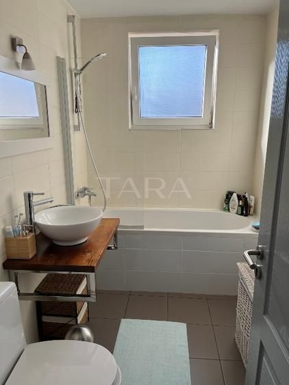 Vând apartament 3 camere, 64 mp + balcon, mobilat, utilat. - Poză 8