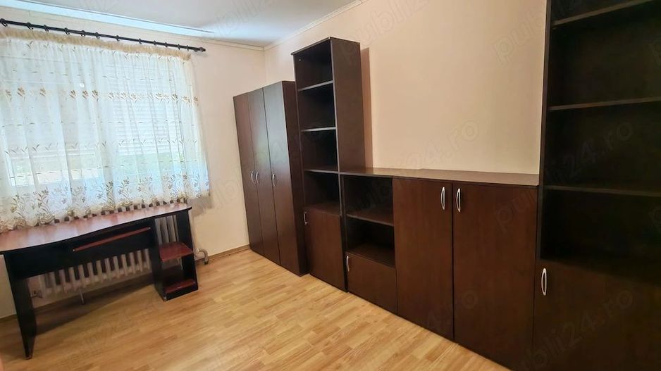 garsoniera zona Buziasului - Poză 3