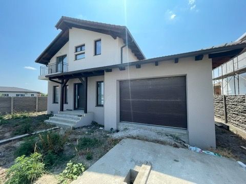 Casă individuală cu garaj-Moșnița Veche - Poză 1