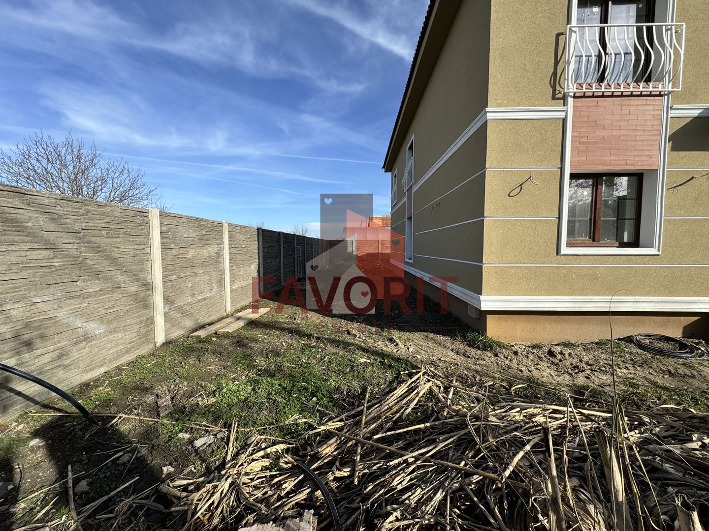 Casa Individuala in Mosnita. La asfalt. Cu Carport - Poză 3