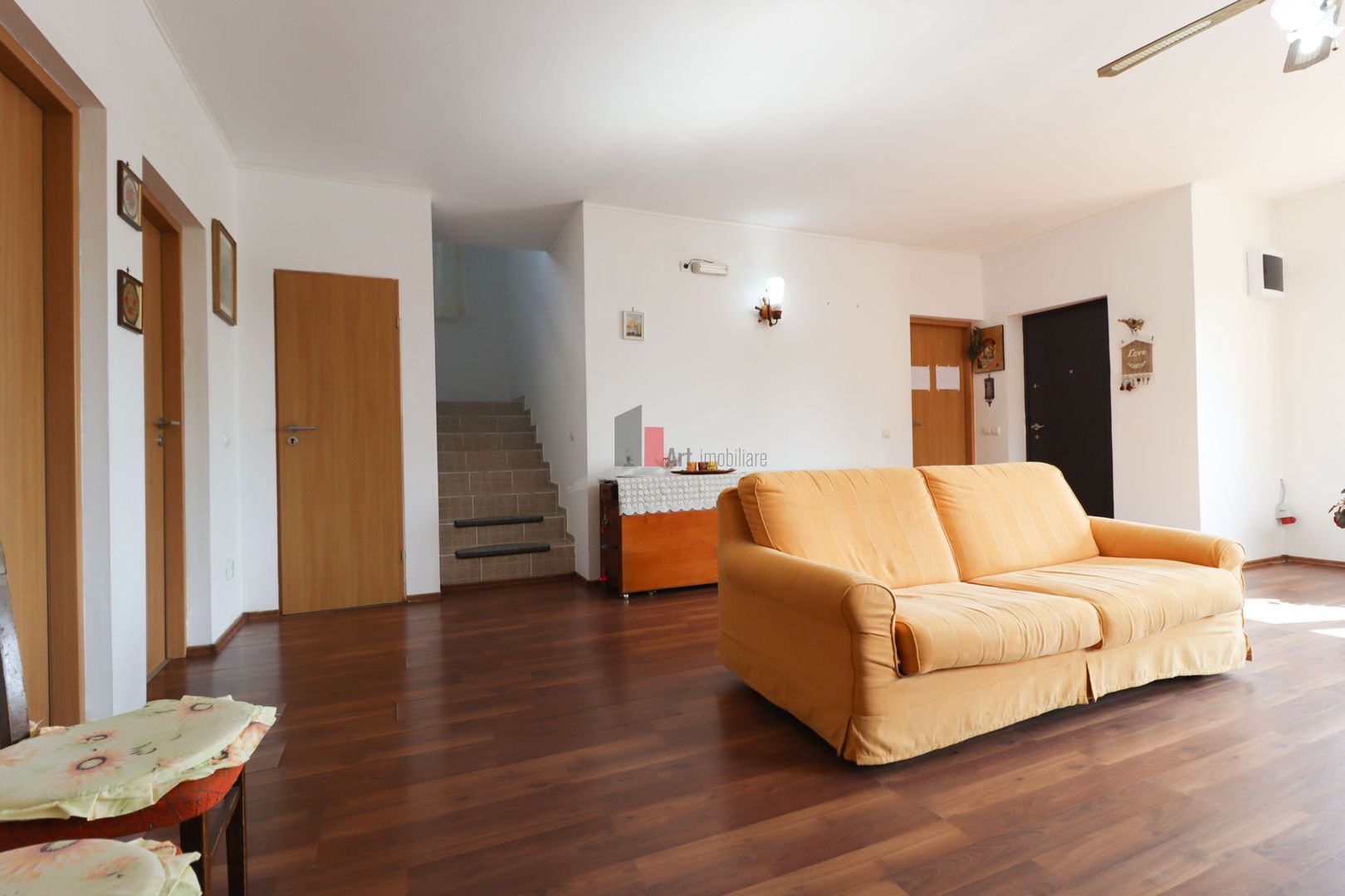 Vila "SEPHARA", teren 700 mp,  292 mp suprafata totala, NEGOCIABIL - Poză 3