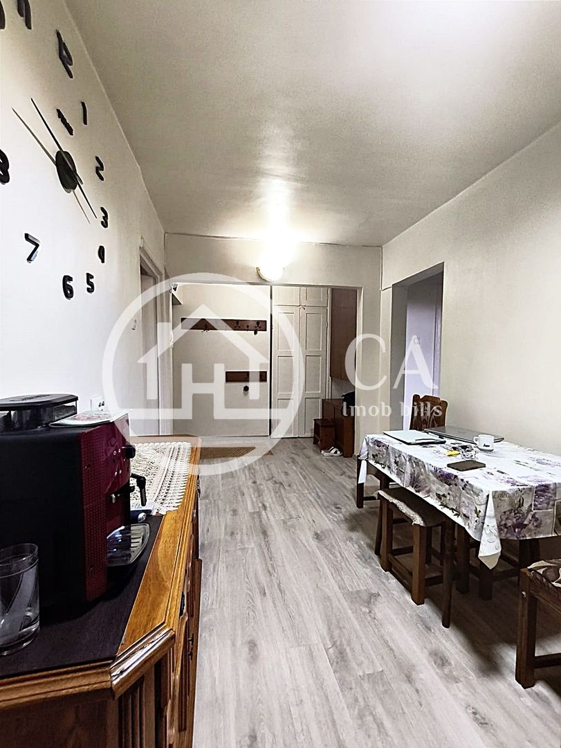 Apartament de vânzare cu 3 camere în zona Rogerius, Oradea - Poză 4