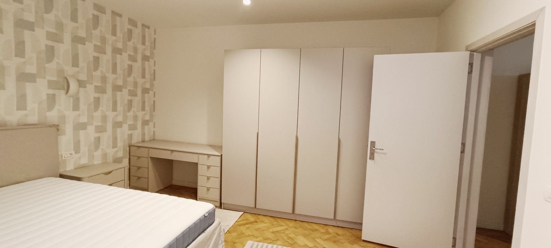 Apartament cu 2 camere renovat-mobilat nou-Republicii - Poză 2