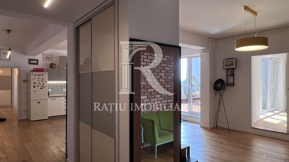 Penthouse cu Design Eclectic | Central | Panoramă Unică | Oradea - Poză 5