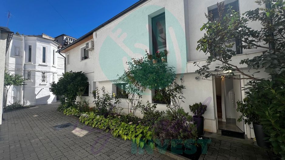 Duplex langă Cișmigiu | Curte cu atmosferă mediteraneană | Finisaje premium - Poză 1