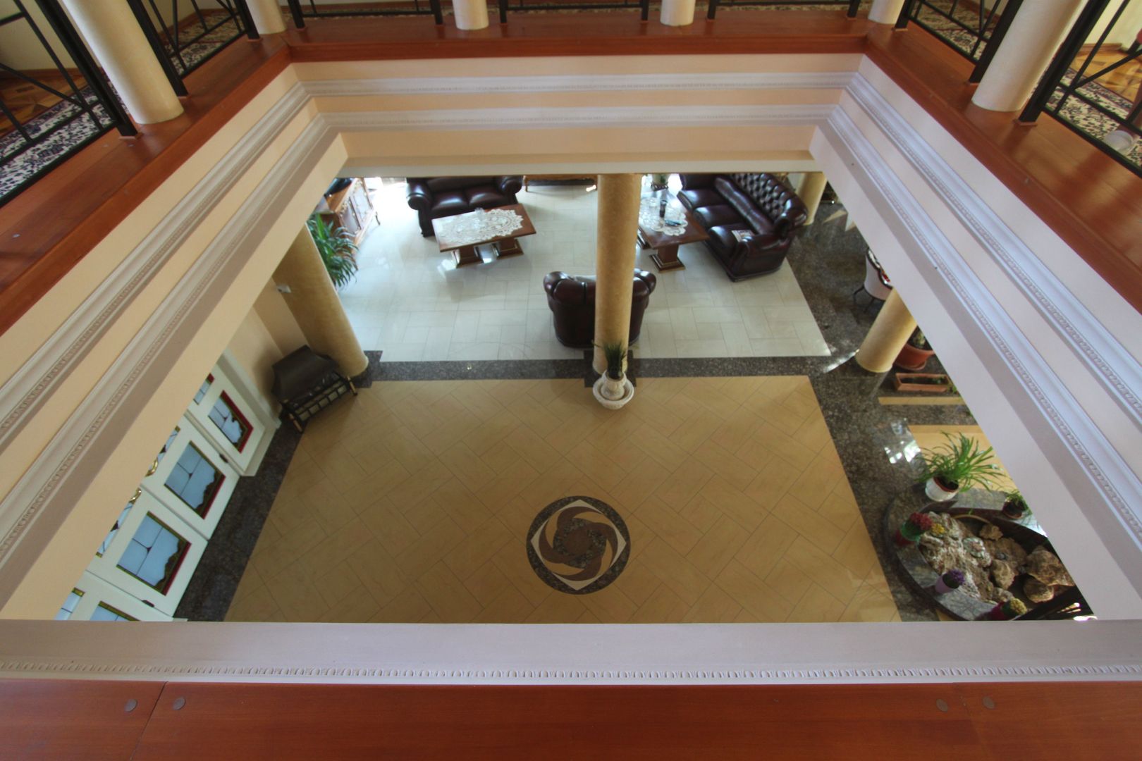 Casă / Vilă cu 8 camere de vânzare în zona Semicentral - Poză 55