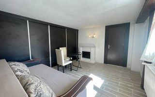 Apartament tip casă, două niveluri, zonă centrală, curte interioară. - Poză 1