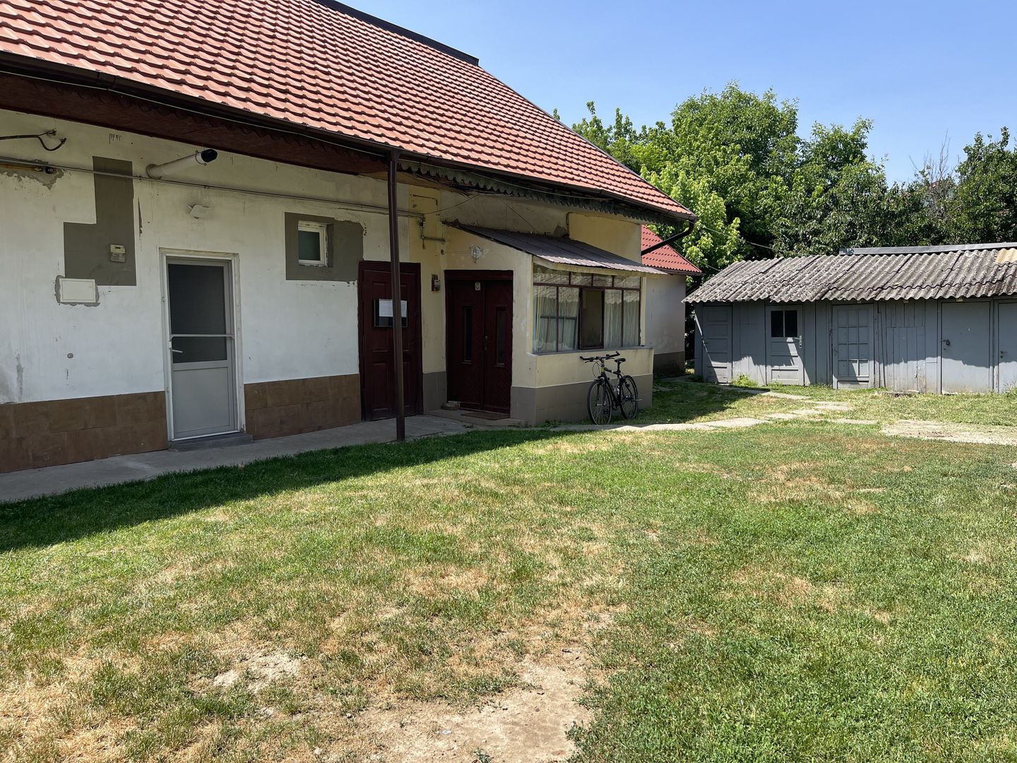 Casă la curte comuna în zona Balcescu - Poză 22