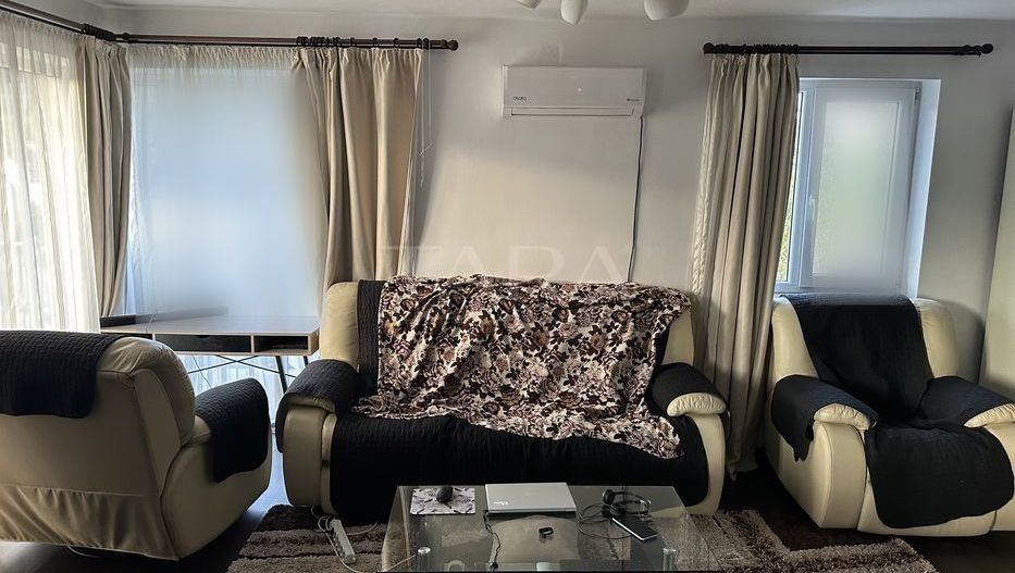 Apartament cu 2 camere, 2 balcoane de 15 mp, zonă Florilor. - Poză 1