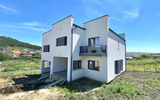Casa tip duplex cu 4 camere, Campenesti - Poză 1