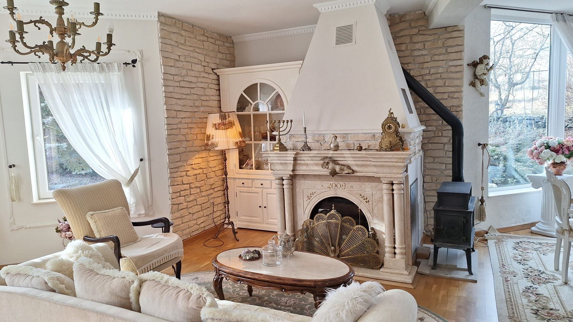 Casa Elegantă în Borhanci - Poză 2