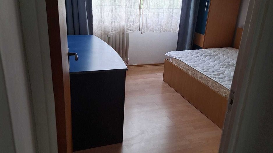Închiriere Apartament cu 3 camere Titan, langa metrou 1 Decembrie, renovat - Poză 2