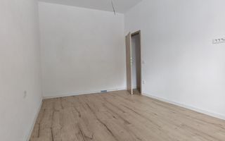 Apartament de vânzare la casă,  3 camere, plus camera Hobby,  central Sibiu. - Poză 4