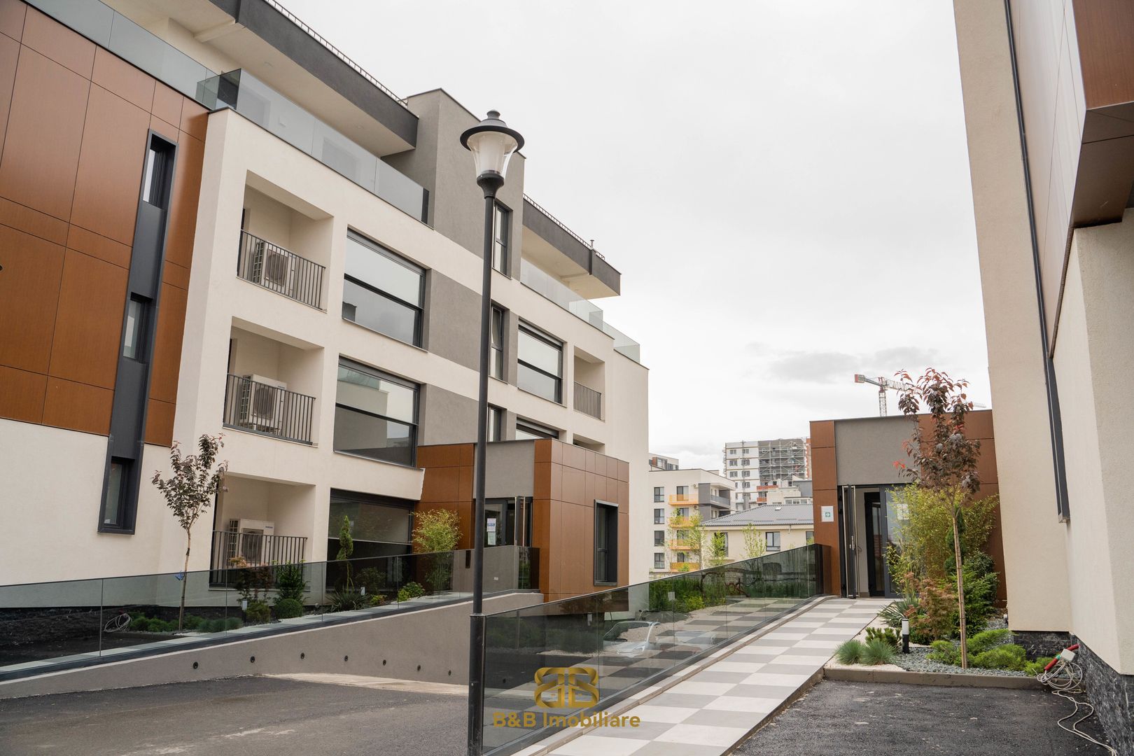 3 camere Titan Pallady - pompa de caldura- panouri solare - Poză 3