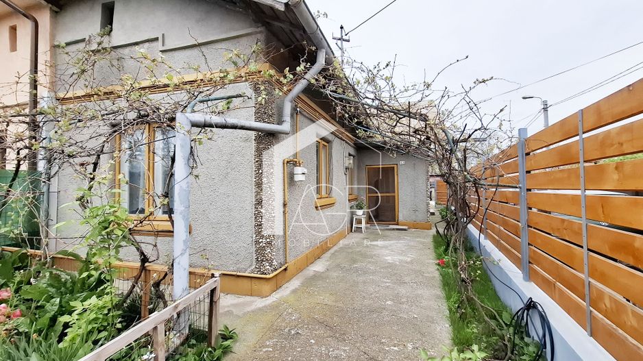 Casa cu 3 camere, zona Mihai Bravu - Poză 1