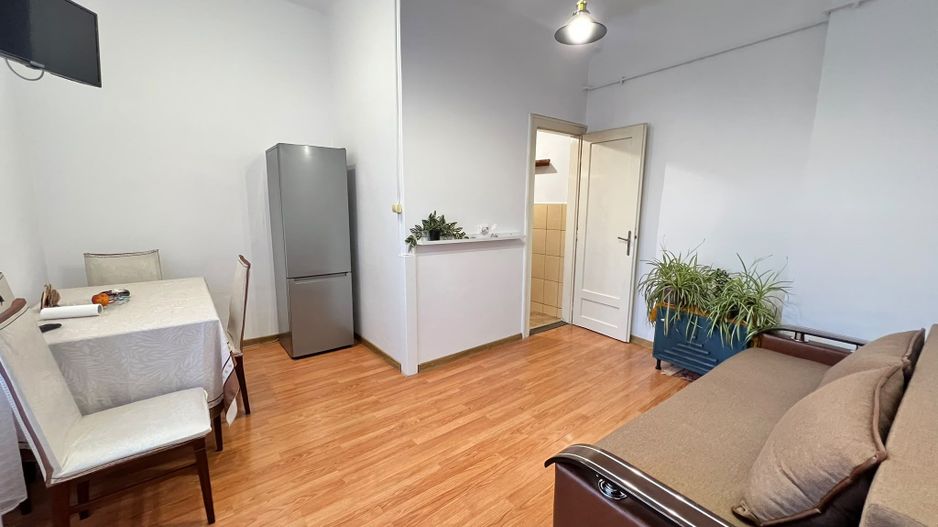 Apartament spatios cu 3 camere | 83 mp + veranda + curte | Ultracentral - Poză 9
