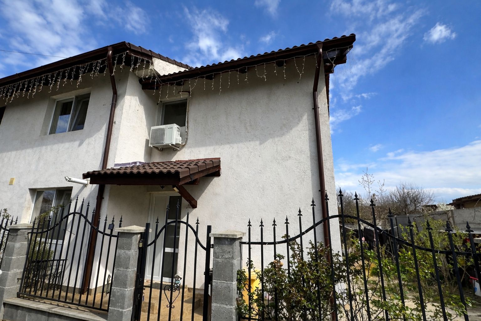 COMISION 0% | Duplex Mobilat Cu 4 Camere | Giroc | 90 mp | Teren 200mp - Poză 1