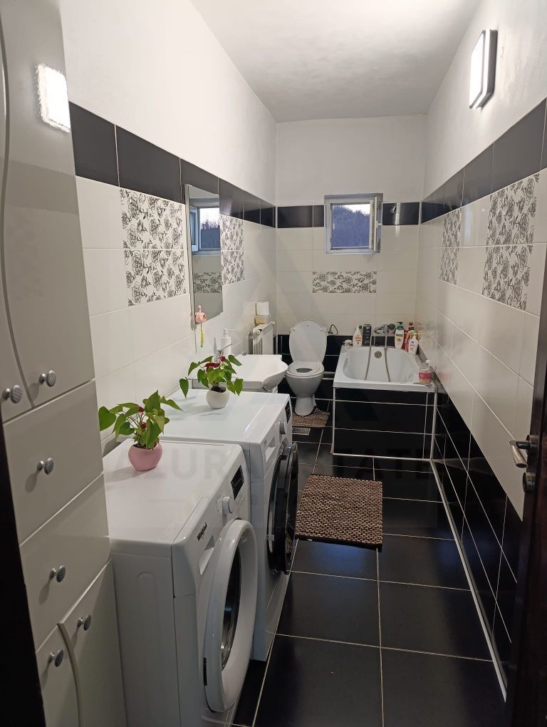 Casa Cisnadie etaj 1 integral cu intrare separata si curte comuna - Poză 6