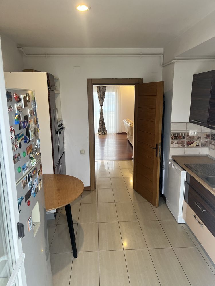 Apartament 3 camere la vanzare - Poză 4