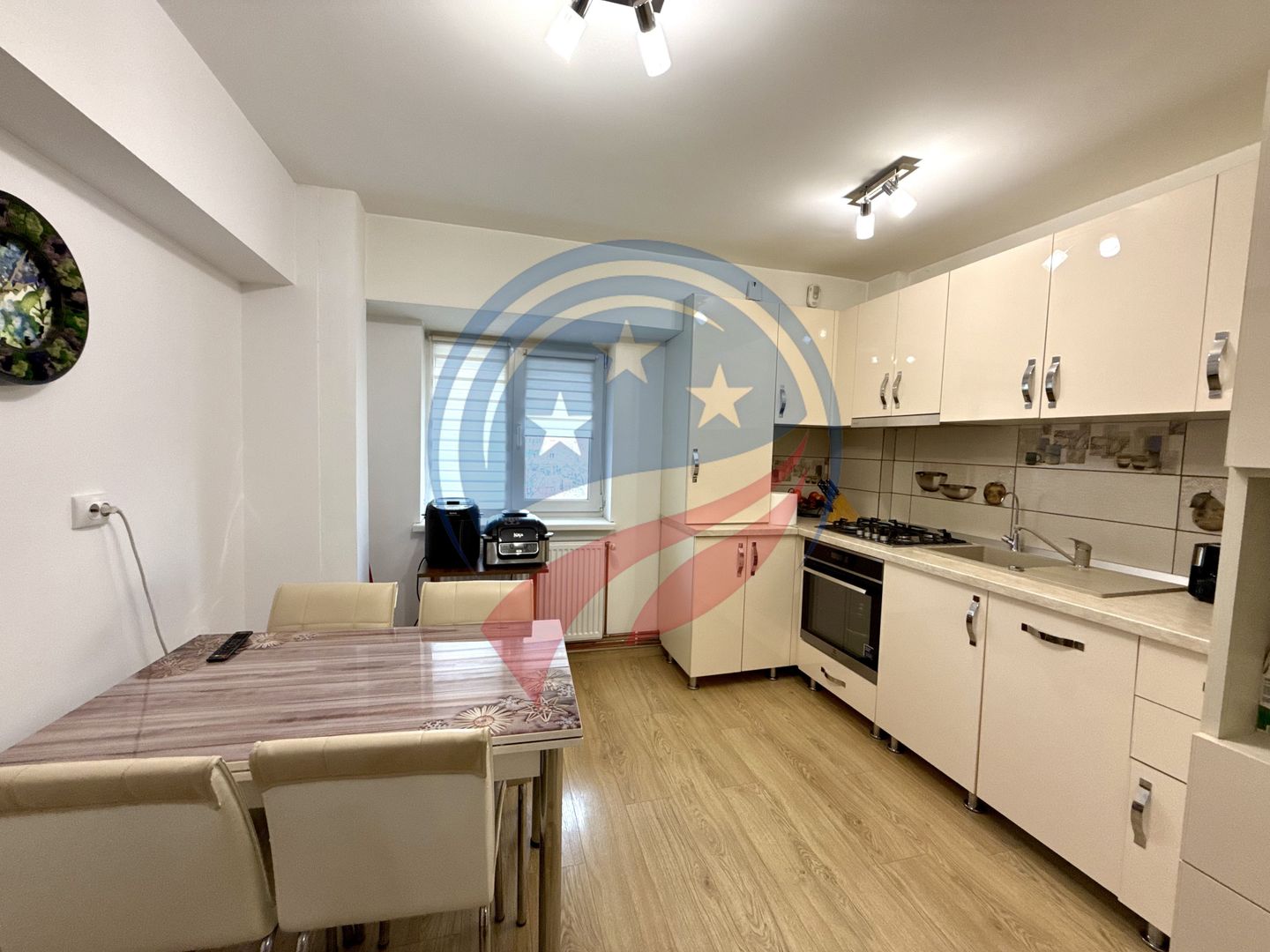 4 camere decomandate, 108 mp, etaj 1, 1 Mai – renovat complet 2021 - Poză 1