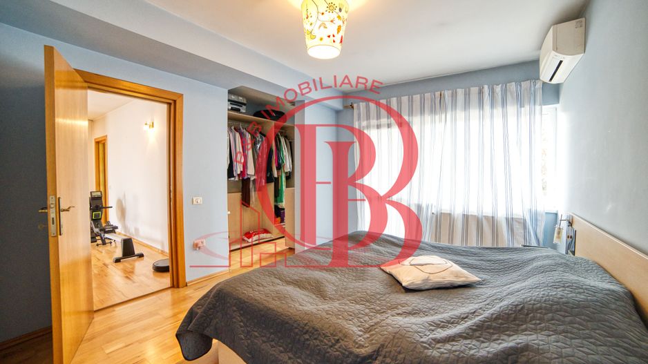 Casa complet mobilata 5 camere 3 bai curte generoasa - Poză 32