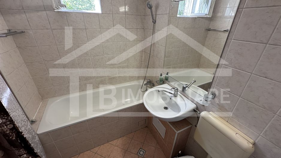 Apartament cu 3 camere, 65mp, zona UMFST - Poză 8