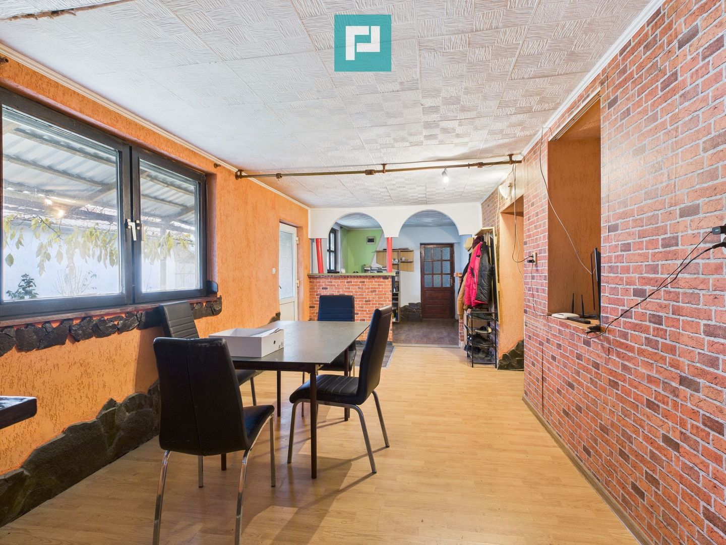 Casă cu 4 camere în Chișineu Criș - Poză 16