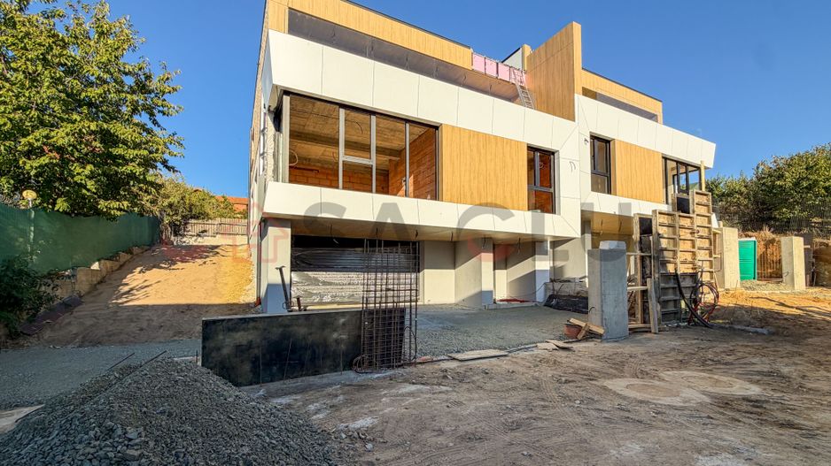 Casa cu 4 camere si garaj, Zorilor! - Poză 1