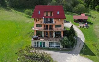 Pensiune la cheie de vanzare | 10 camere | Sacele, Brasov |Comision 0%