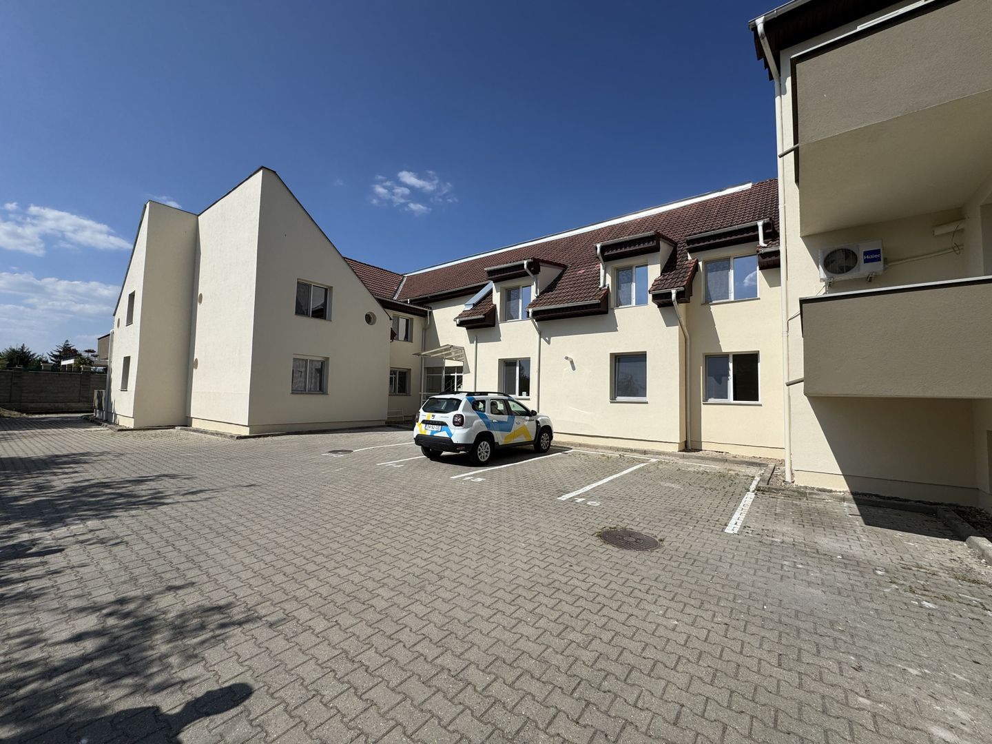 Apartament nr.16 cu 2 camere, boxa si parcare incluse in pret - Poză 1