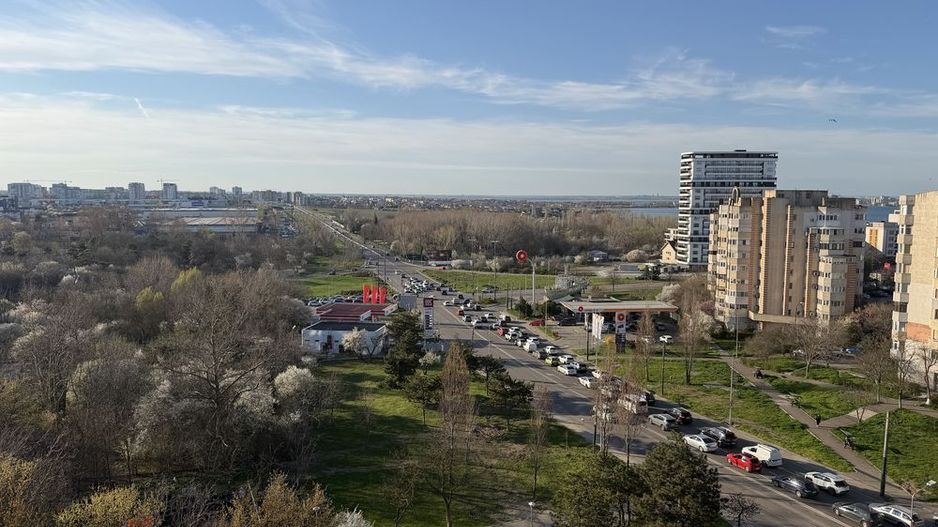 Apartament cu 3 camere zona Tomis Nord -  Parcare Privata - Ocazie - Poză 3