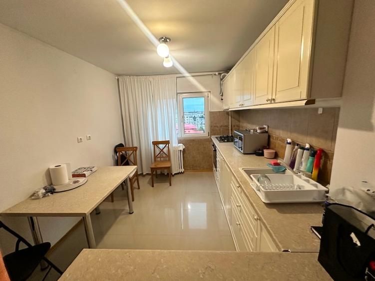 De vanzare apartament 3 camere, zona Rahova-Sebastian - Poză 2