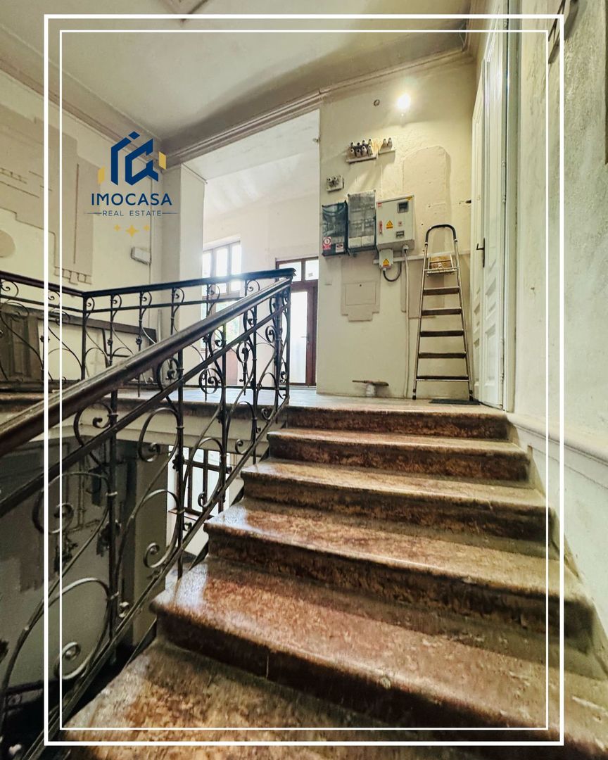 Apartament 3 cam de renovat ultracentral, clădire bine amplasată, Arad - Poză 3