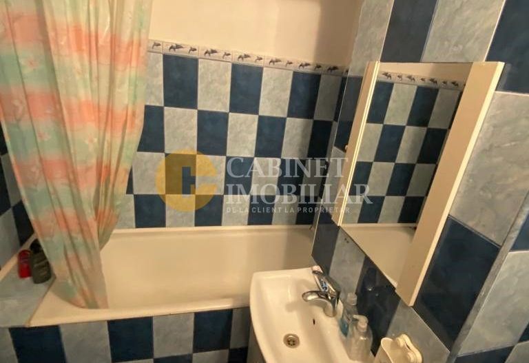 Zona Galata-Lidl, 2 camere decomandat ideal pentru investitii - Poză 6