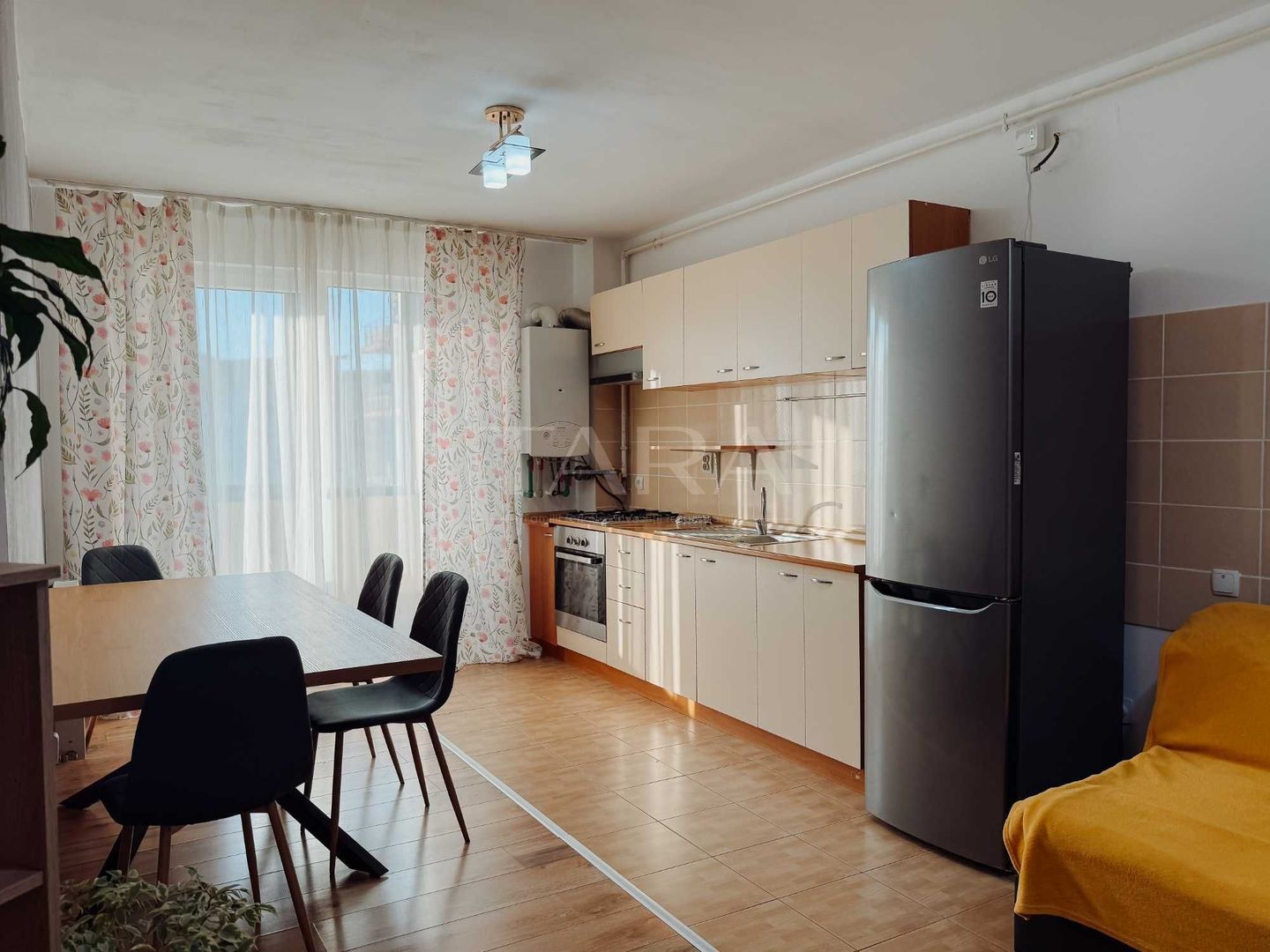 Apartament modern 2 camere + birou, parcare inclusă, Floresti - Poză 1