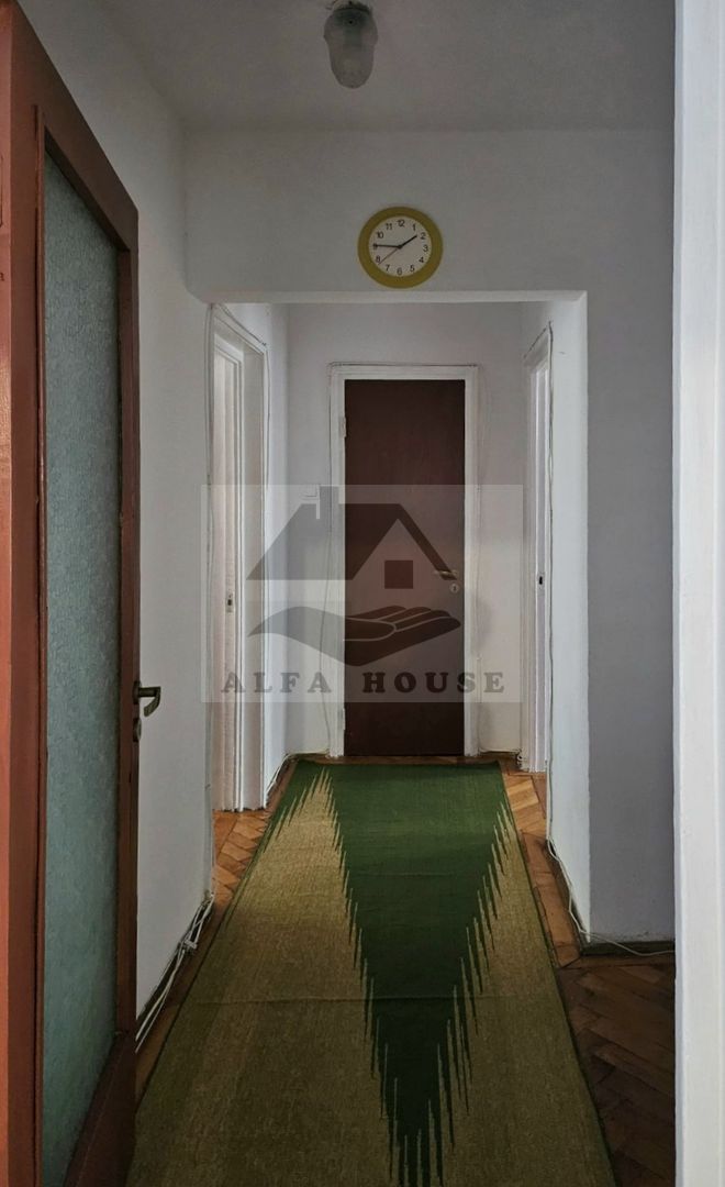 Apartament cu trei camere, zona Centrul Civic,  71 mp - Poză 3