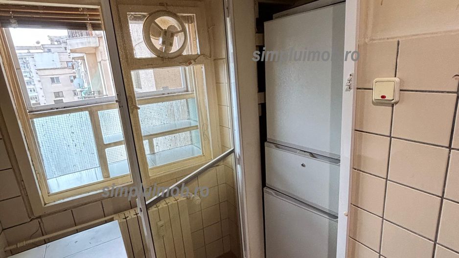 Unirii Decebal 3 camere decomandat 80 mp - Poză 15