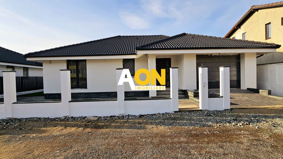 Casa 3 camere + garaj, la cheie, 400 mp teren, zona Lipoveni - Poză 1