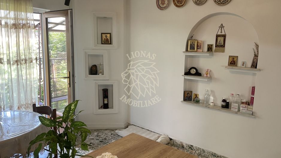 Casa 6 camere 250 mp-teren 280 mp-balcon-barbeque-garaj-Central - Poză 1