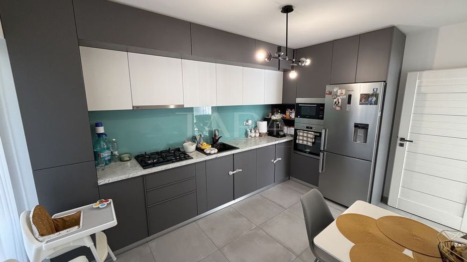 VAnzare apartament 3 camere cu gradina Sannicoara - Poză 1