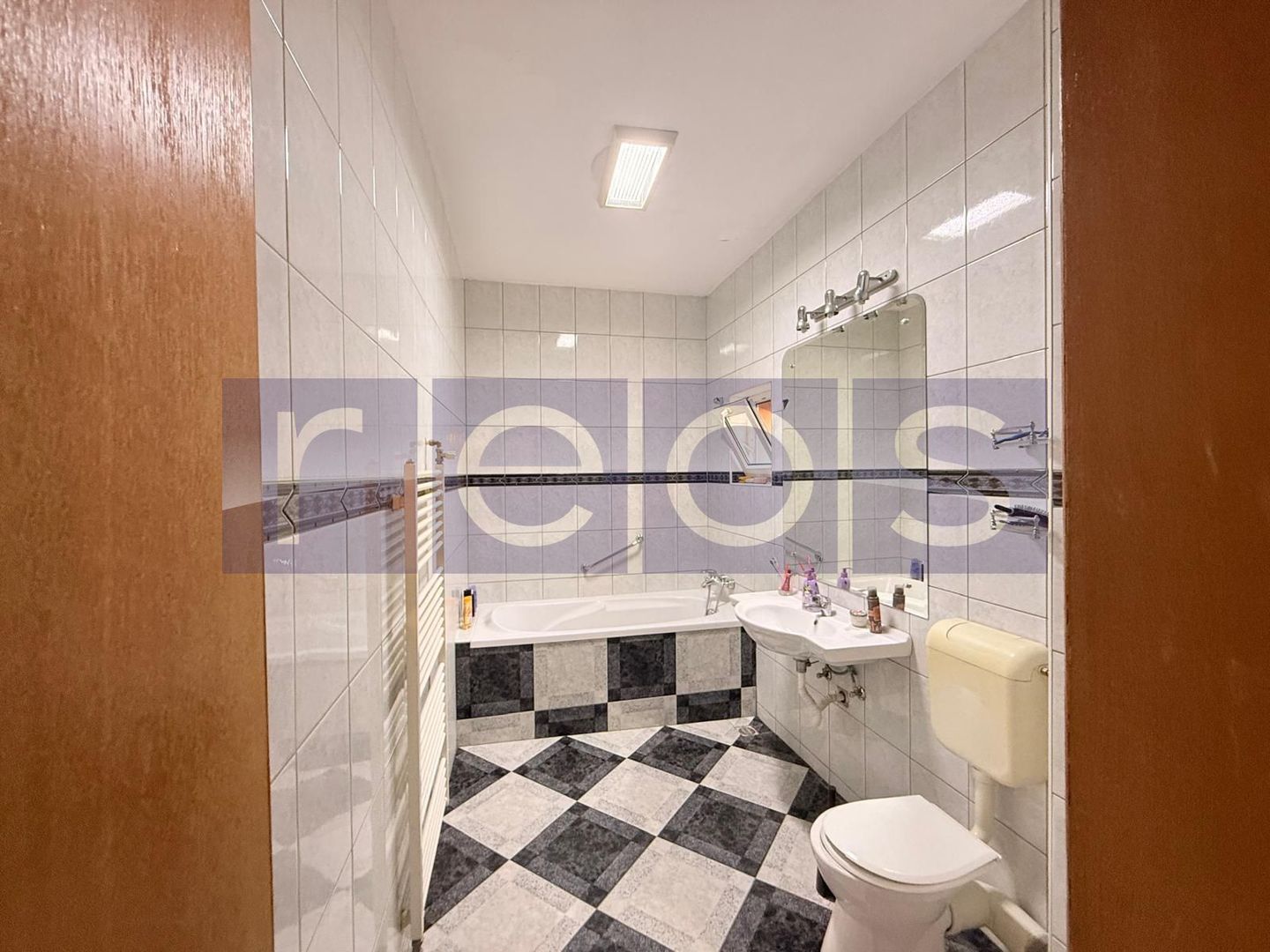 VILA SPATIOASA VATRA LUMINOASA | MEGA MALL | IDEAL FAMILIE - Poză 8