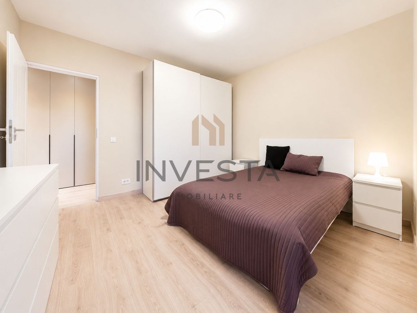 Apartament cu 3 camere si parcare de inchiriat in zona Andrei Muresanu - Poză 5