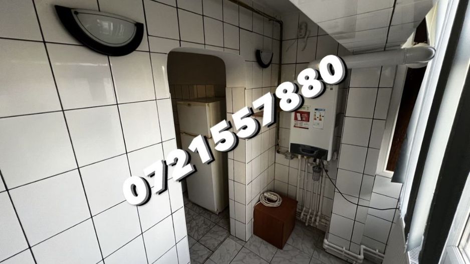 De vanzare apartament 3 camere - Poză 2