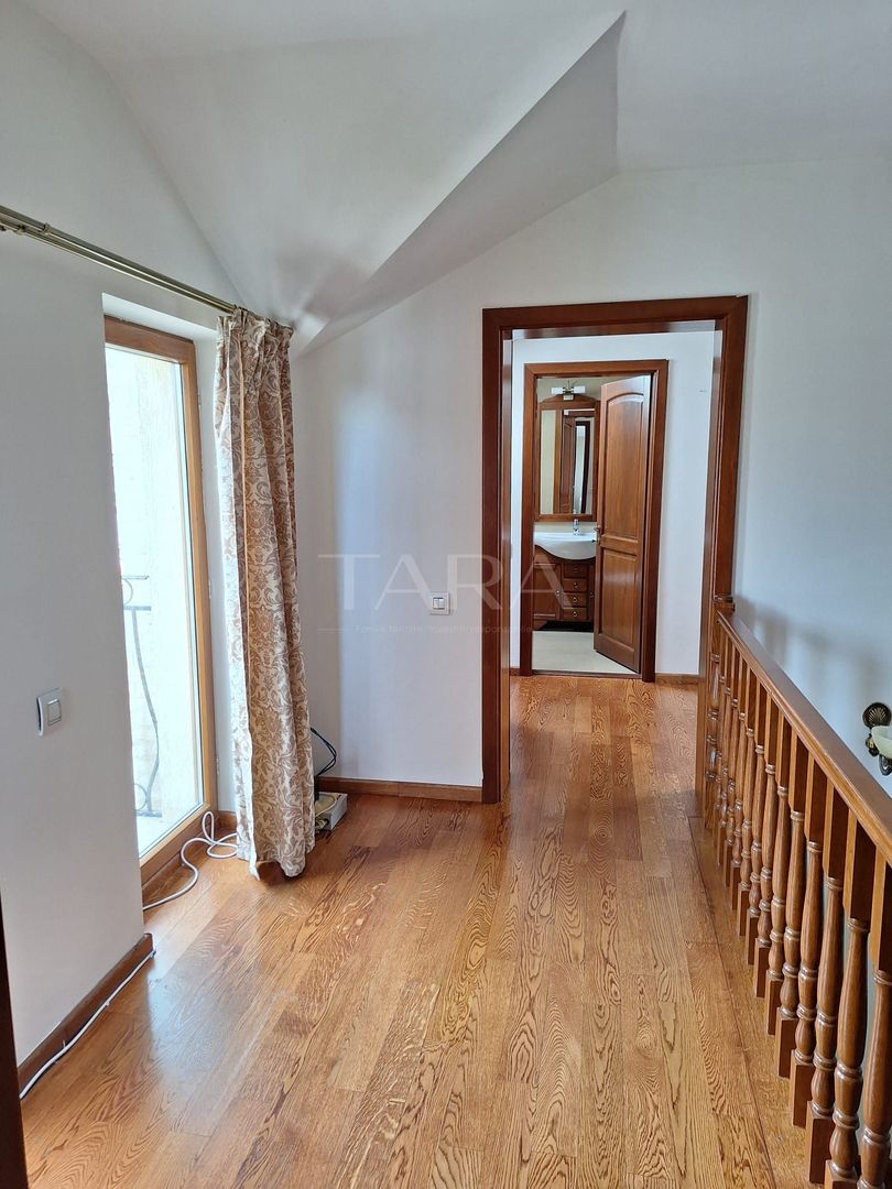 Casa deosebită în Europa – stil clasic, terase și grădină amenajata - Poză 10